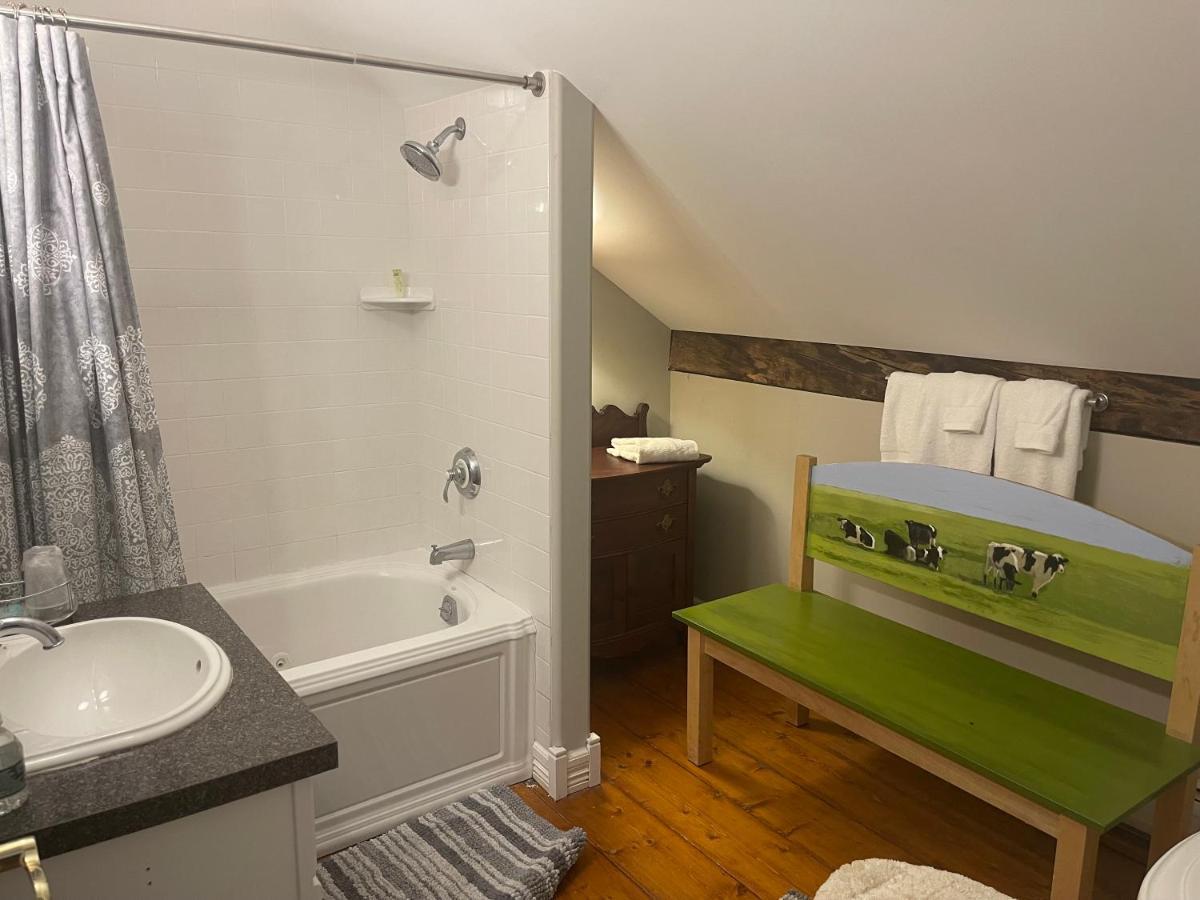 Dodds Brick House Bed & Breakfast North Hero Bagian luar foto