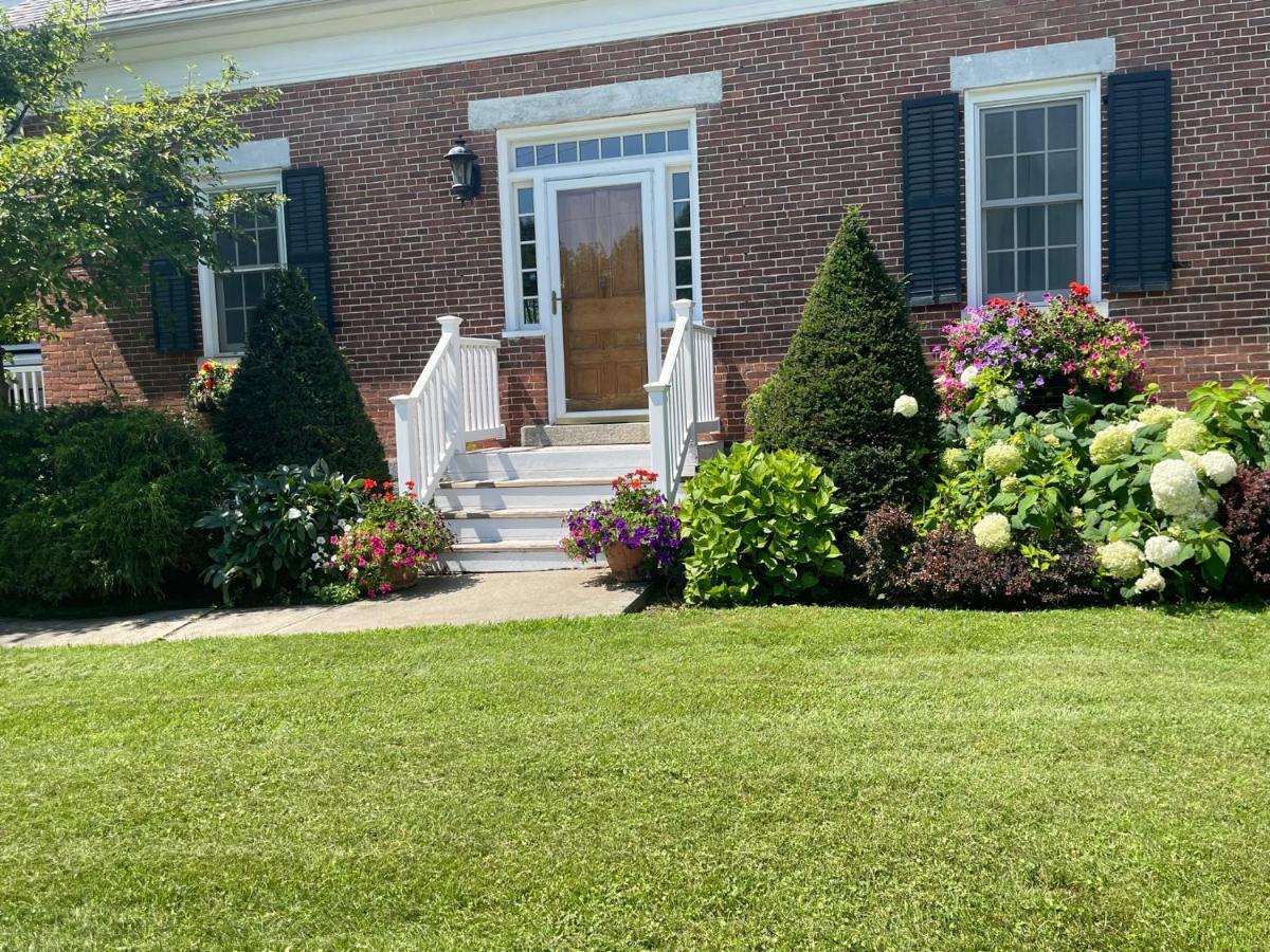 Dodds Brick House Bed & Breakfast North Hero Bagian luar foto